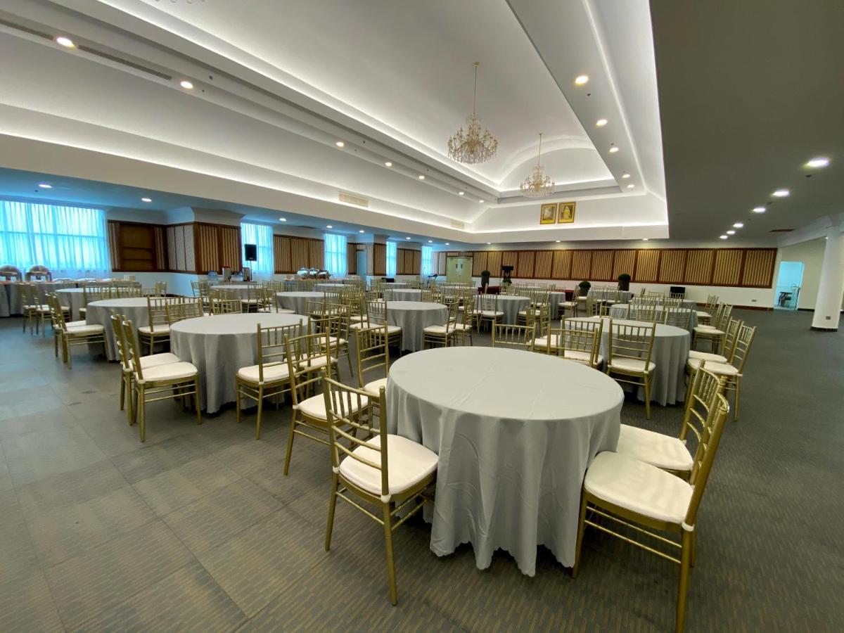 The Lanes Hotel Tutong Luaran gambar