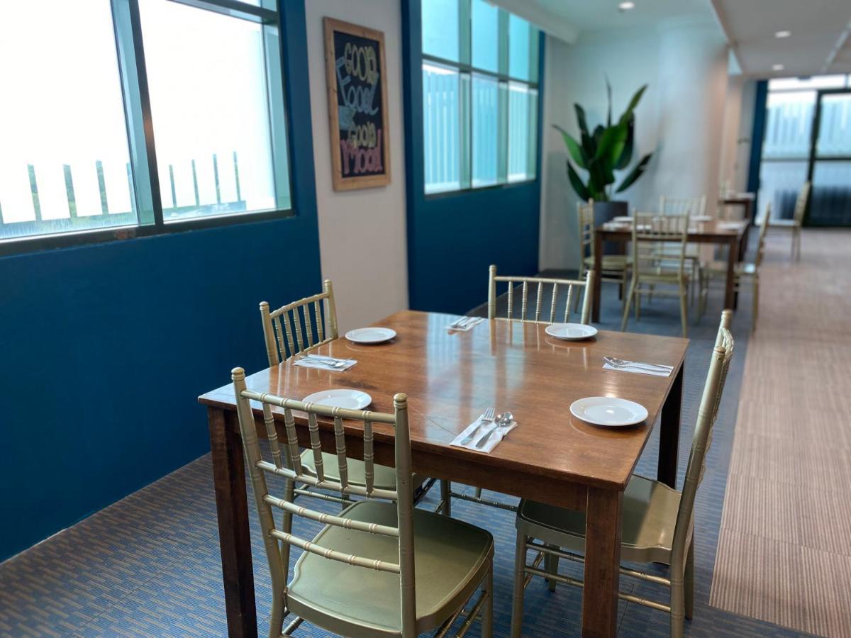 The Lanes Hotel Tutong Luaran gambar