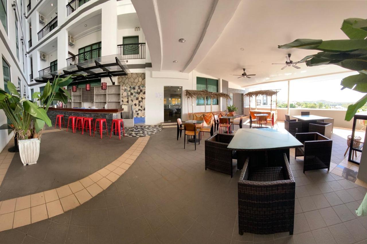 The Lanes Hotel Tutong Luaran gambar