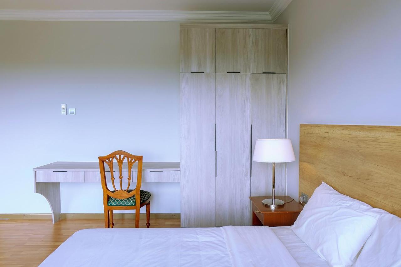 The Lanes Hotel Tutong Luaran gambar