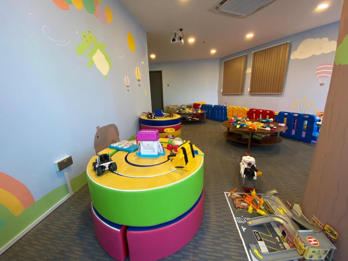 The Lanes Hotel Tutong Luaran gambar