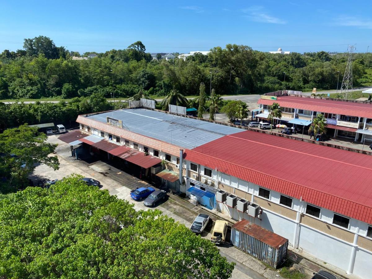 The Lanes Hotel Tutong Luaran gambar