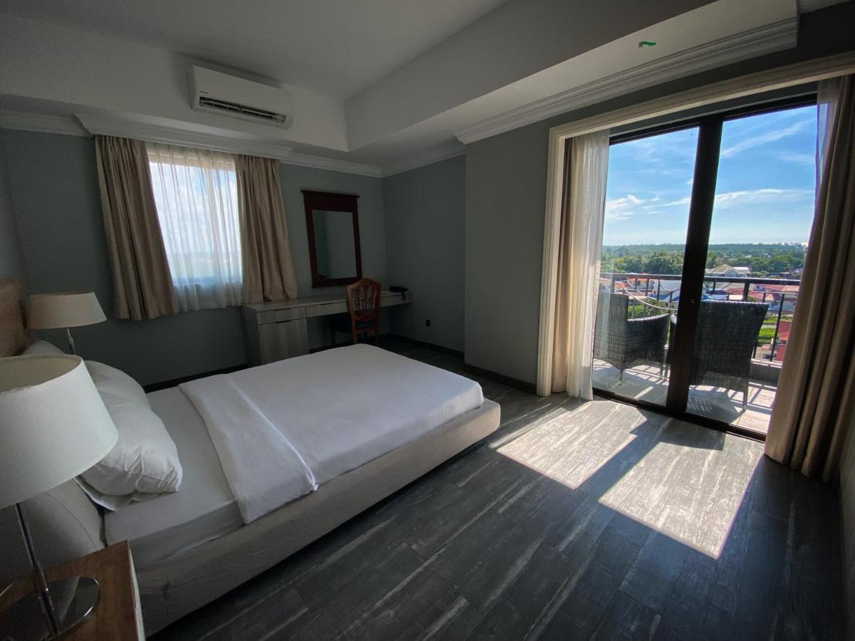 The Lanes Hotel Tutong Luaran gambar