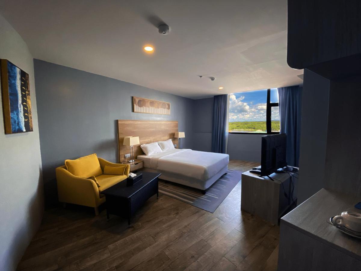 The Lanes Hotel Tutong Luaran gambar