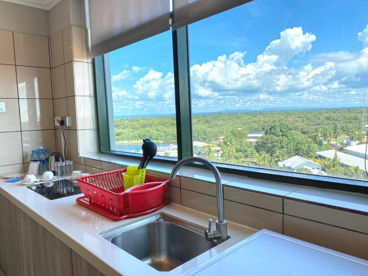 The Lanes Hotel Tutong Luaran gambar
