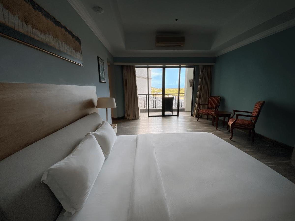 The Lanes Hotel Tutong Luaran gambar