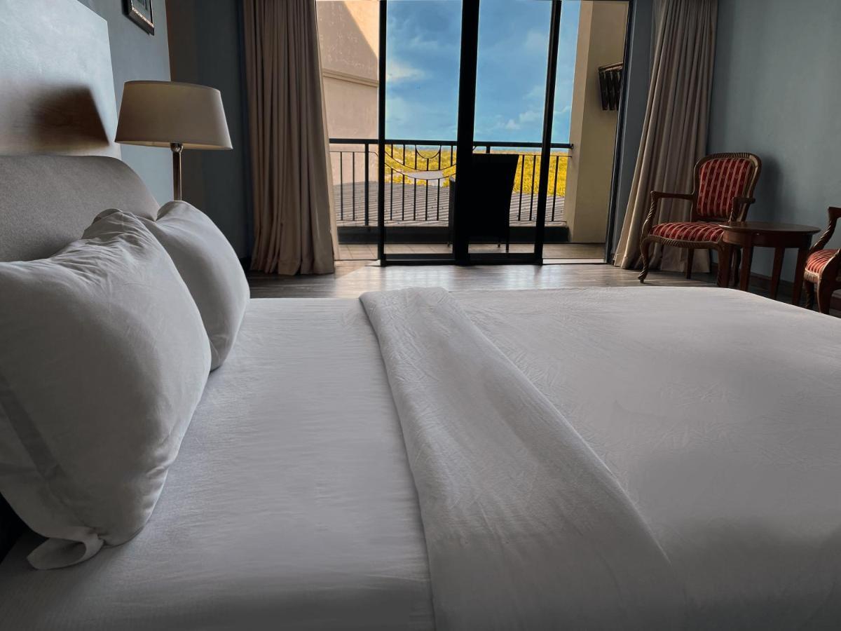 The Lanes Hotel Tutong Luaran gambar